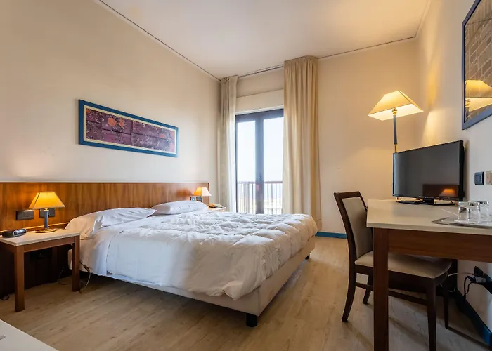 فندق Europa Palace 4*